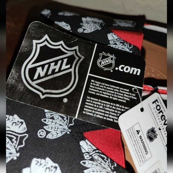 NWT Women's Chicago Blackhawks canvas shoes - Picture 6 of 9